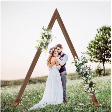 Arche de Cérémonie en Bois Triangulaire